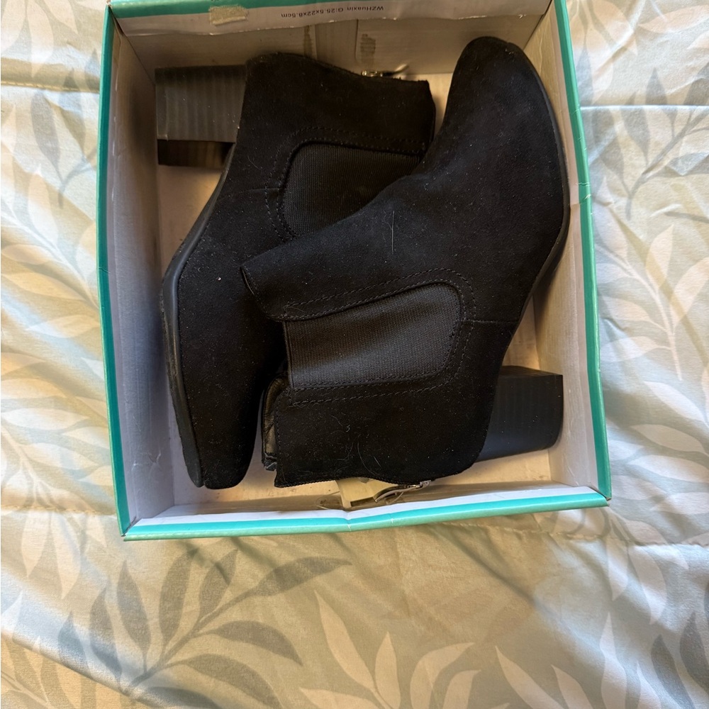 Women's Black Ankle Boots  swayed